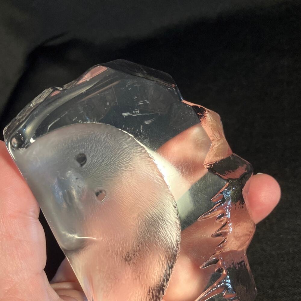 Mats Jonasson Sweden Baby Seal Lead Crystal Paperweight Scratches Back - Picture 11 of 11